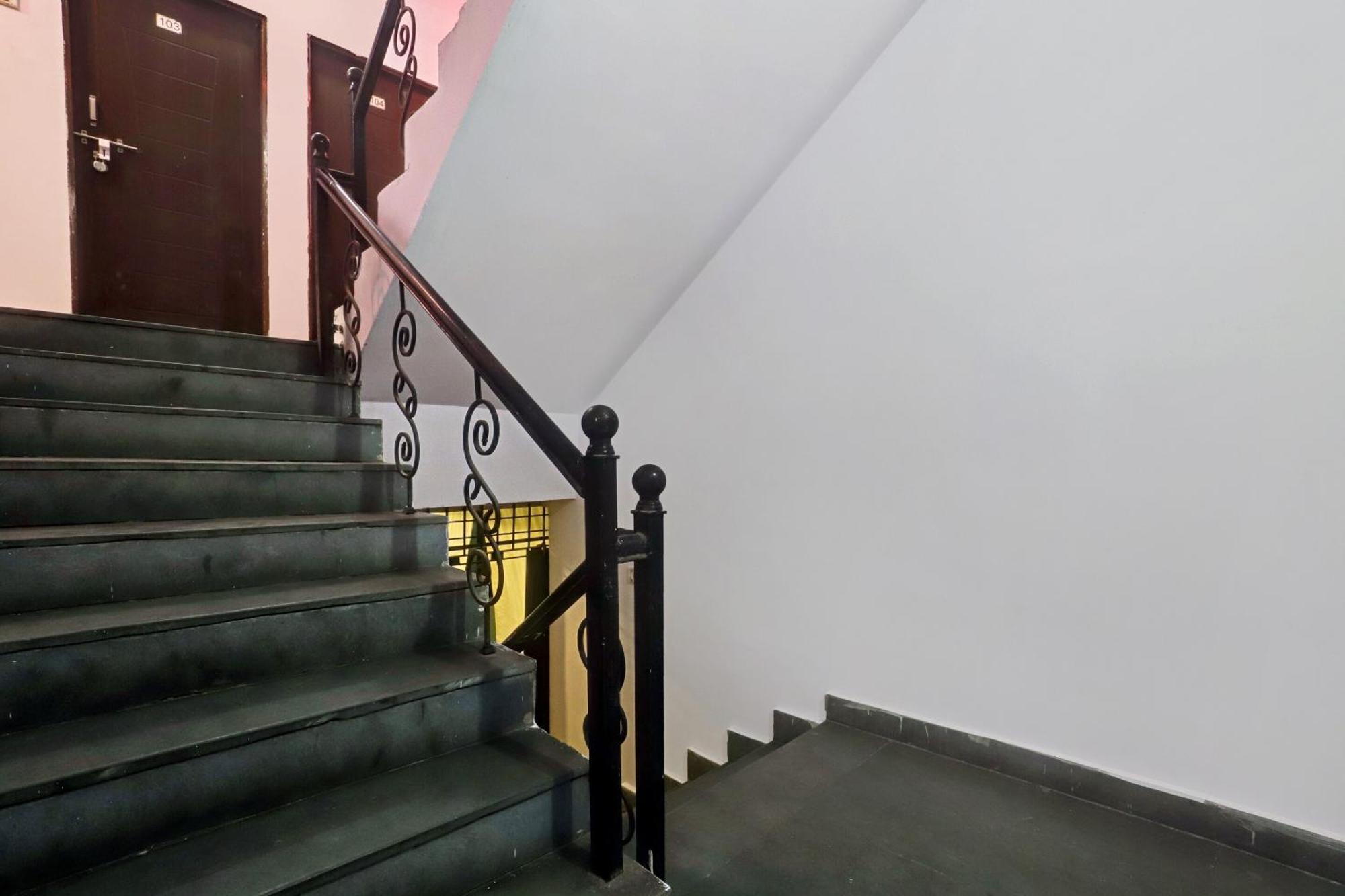 Hotel O Royal Stay Inn Royal Stay Inn 那格浦尔 外观 照片